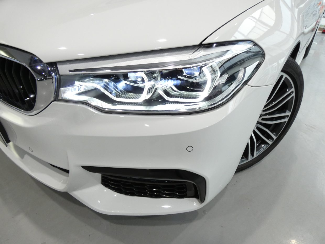 通販定価BMW G30 5シリーズ　アダプティブLEDヘッドライト(運転席側) パーツ