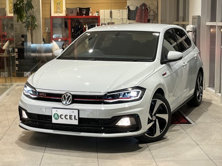 フォルクスワーゲン　ポロ GTI　アダプティブクルーズコントロール　衝突軽減ブレーキ　レーンキープアシスト　純正ナビ　バックカメラ　クリアランスソナー　ＬＥＤヘッドライト　純正１７インチアルミ